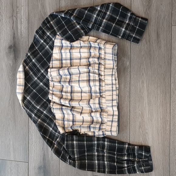 Black/Cream Cropped Flannel Jacket, Size L - Picture 7 of 11